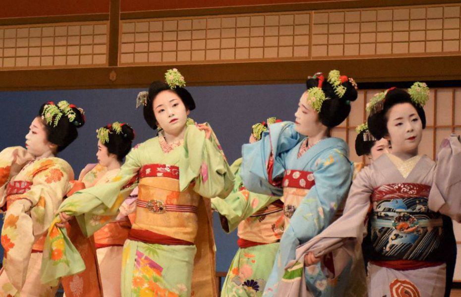 Maiko Performances in the Gion District