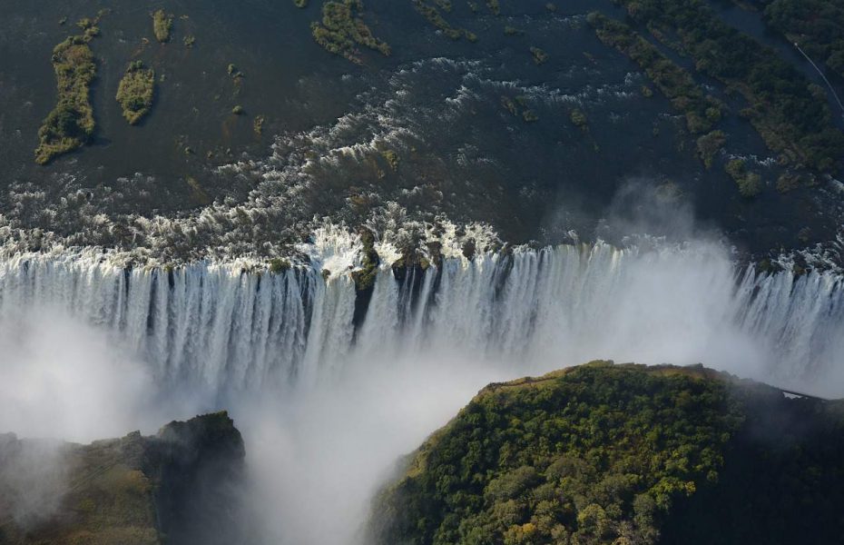 The Worldâ€™s Largest Waterfall, Victoria Falls